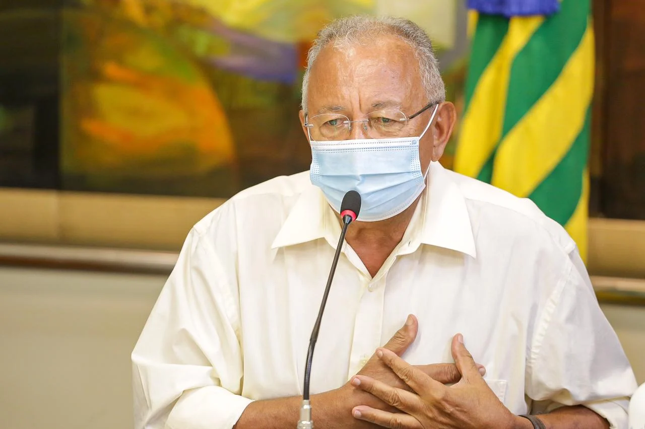 Dr. Pessoa aprova lei que disciplina transporte coletivo sob fretamento