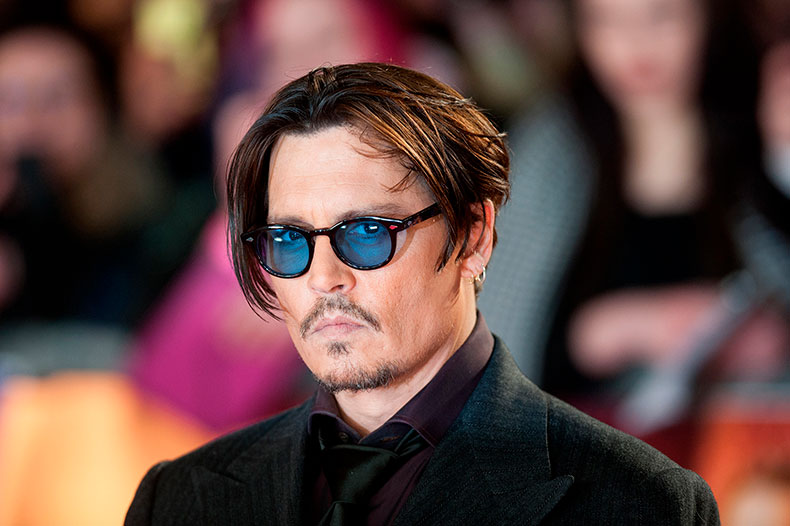 Johnny Depp lança música dizendo que 'não vai acreditar mais em humanos'