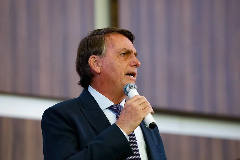 Governo pressiona Petrobras para segurar preços até aprovação de projeto do ICMS