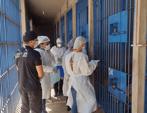 Secretaria de Saúde imuniza mais de 230 internos contra Influenza