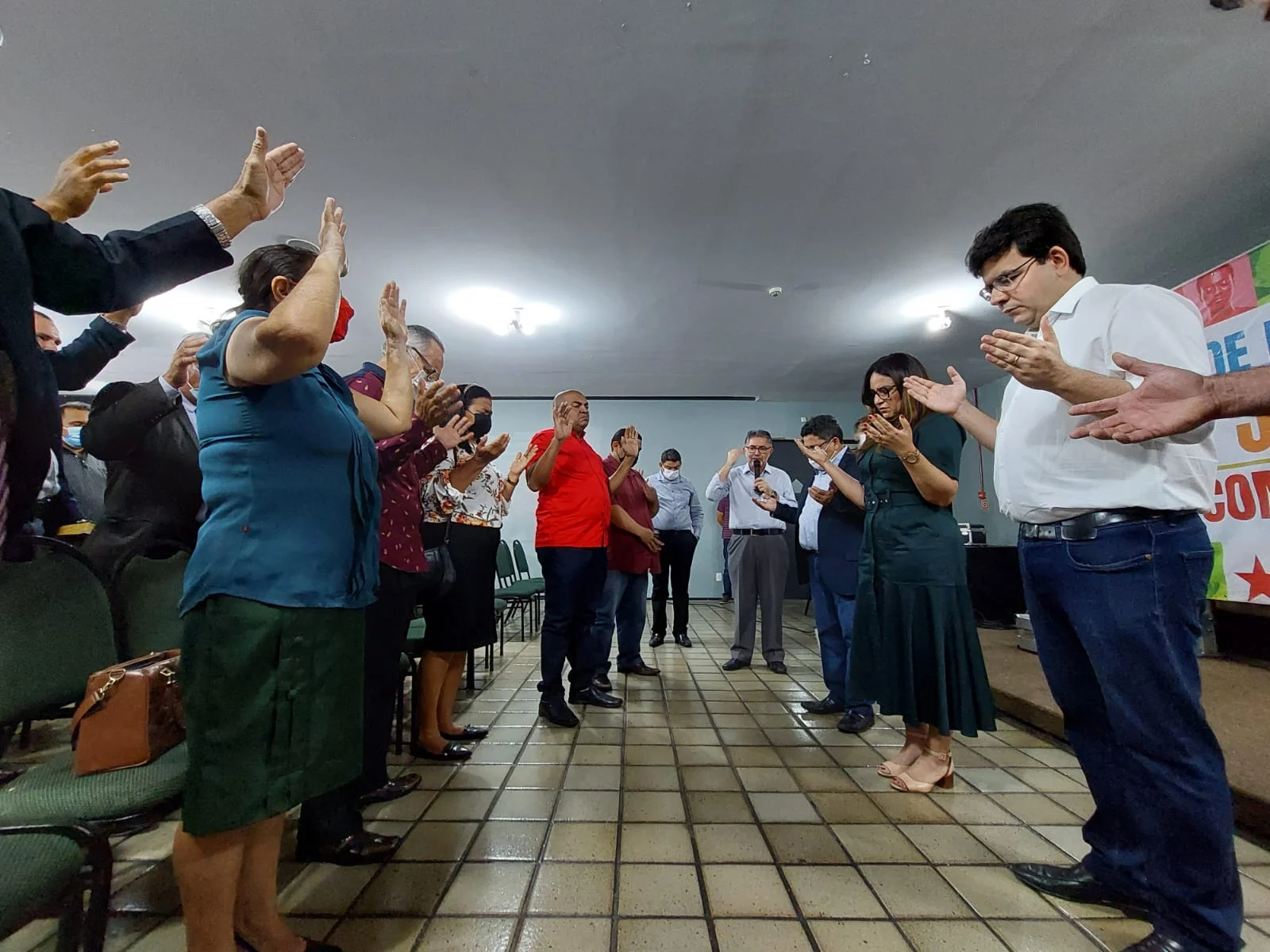 Rafael Fonteles e Rejane Dias se encontram com pastores evangélicos