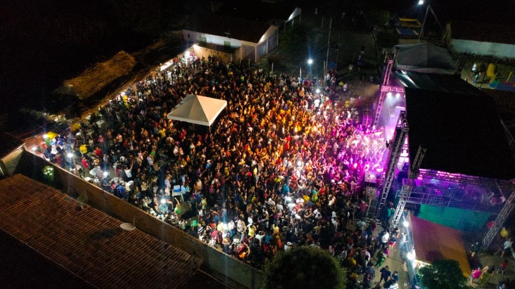 Confira em primeira mão imagens aéreas do show em Olho D'água
