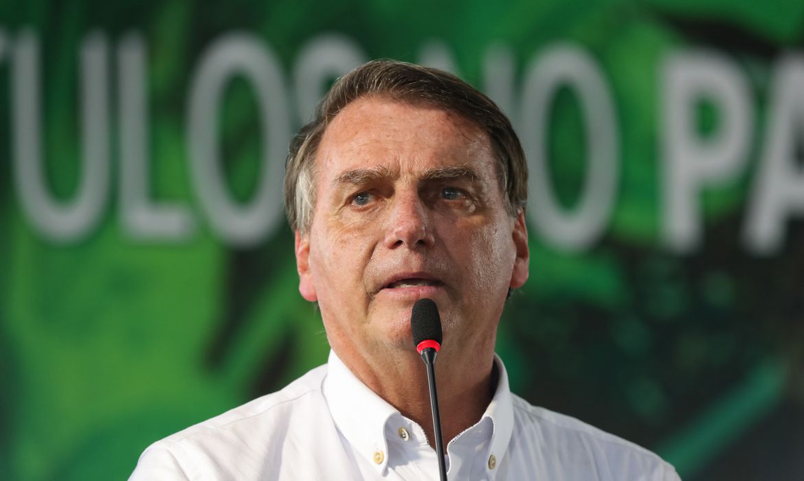 Bolsonaro fala em negociações avançadas para diesel mais barato da Rússia