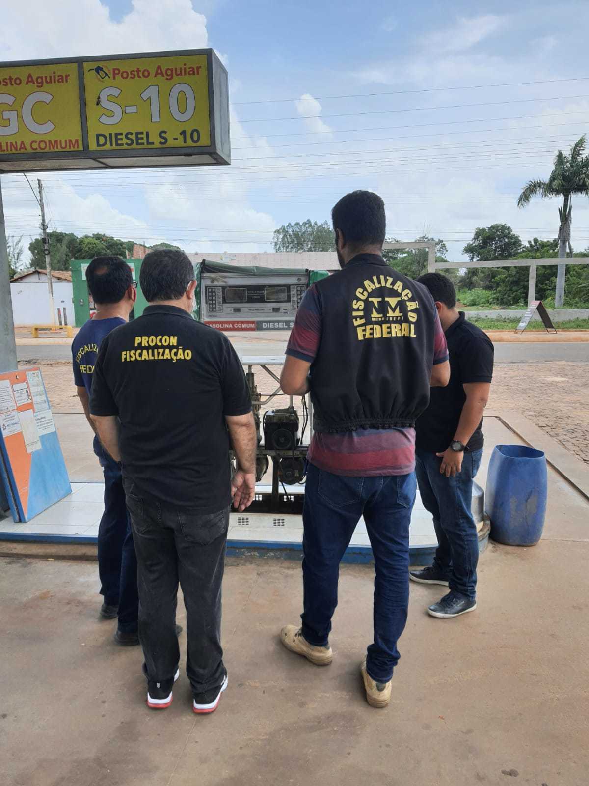 Procon notifica donos de postos de combustíveis por ainda cobrarem ICMS a 31%