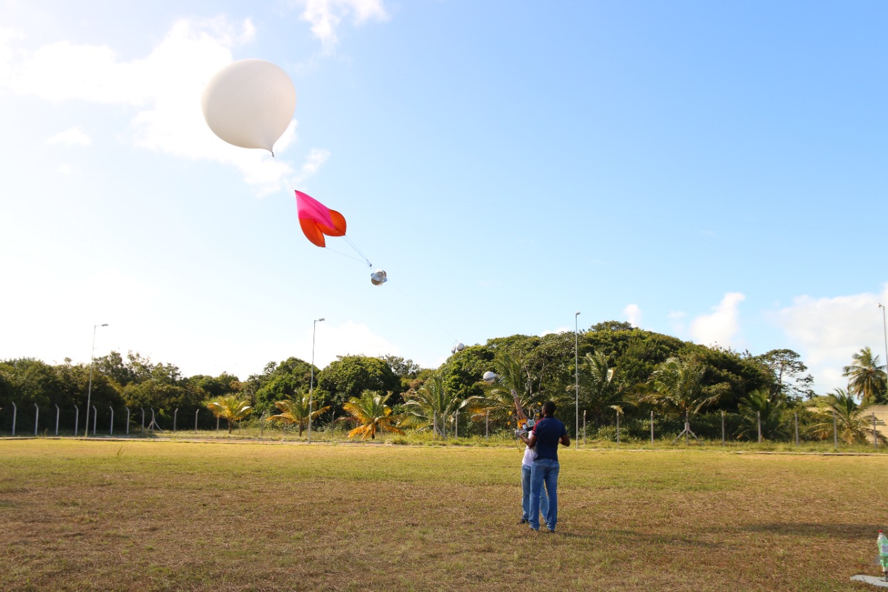 Alunos da Rede Municipal de Teresina lançam satélite em Natal e conquistam primeiro lugar na competição