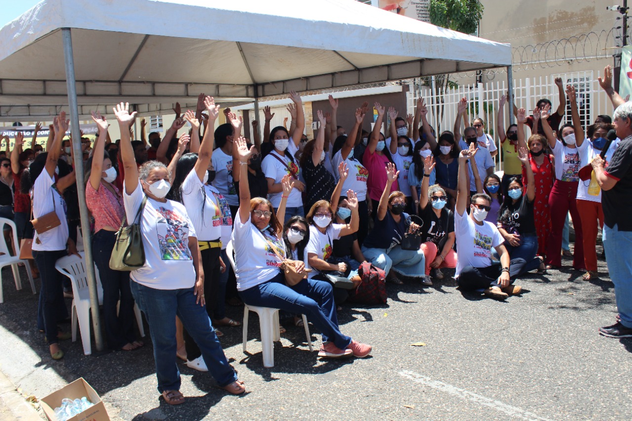 Professores de Teresina suspendem greve que durava sete meses