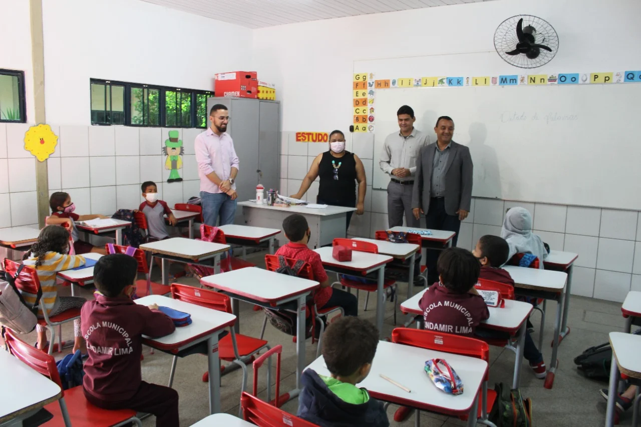 Semec convocará mais de 500 professores e planeja novo concurso