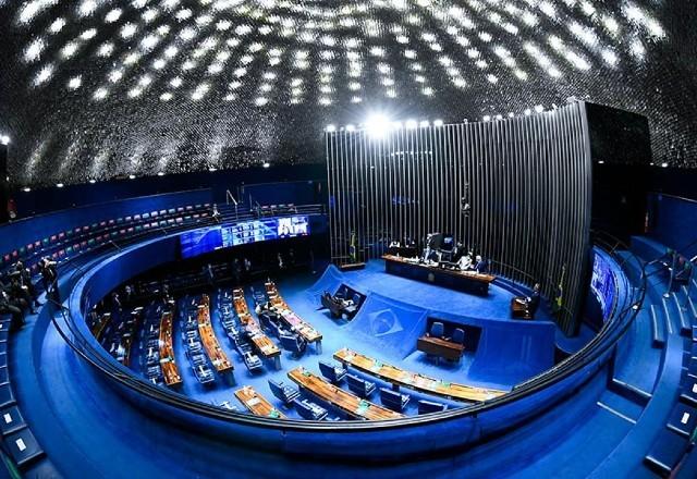 Confira quem são os 27 senadores eleitos