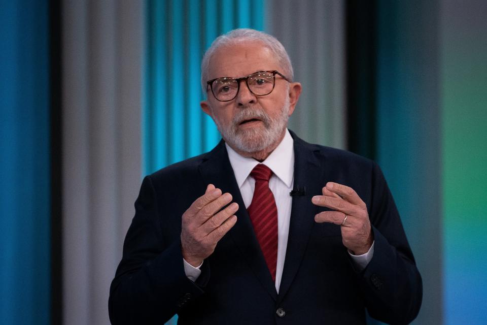 Lula deve rever ou revogar pelo menos 401 atos de Bolsonaro, aponta análise