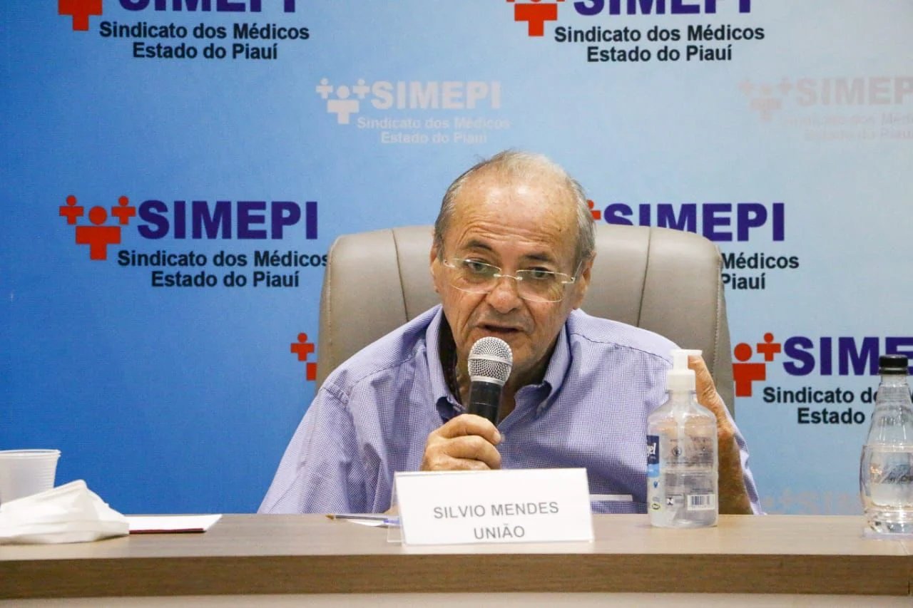MP ingressa com ação contra Sílvio Mendes por declarações de cunho racista