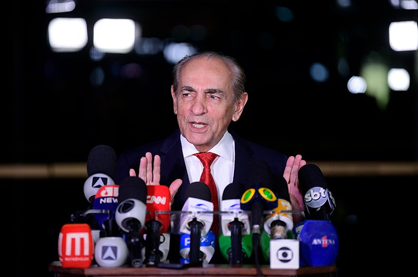 Marcelo Castro entrega parecer preliminar do Orçamento 2023 à CMO; reserva de R$ 1,5 bilhão