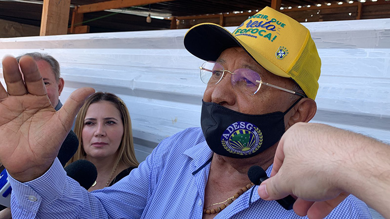 Prefeito mostra investimentos e faz desabafo sobre crise na Saúde