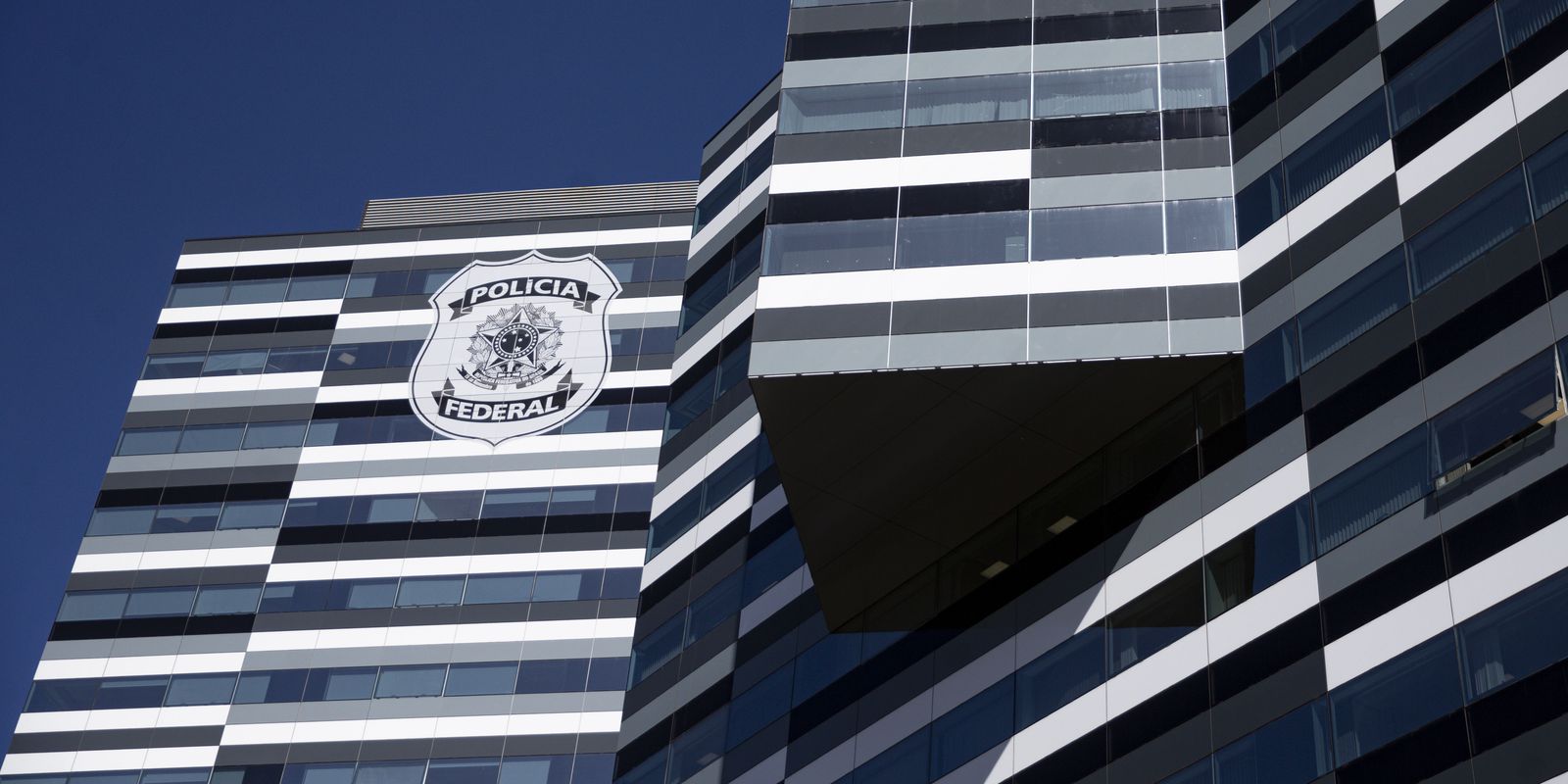 PF combate fraude e lavagem de dinheiro em 4 estados e no DF