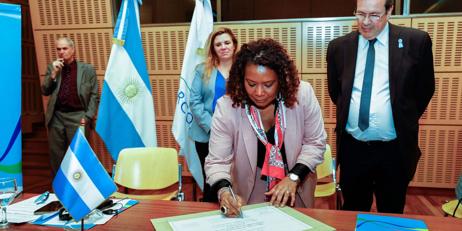 Ministra defende ampliação de fronteiras para disseminar cultura