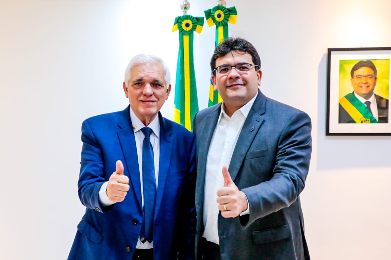Rafael Fonteles transmite cargo de governador ao vice Themístocles Filho