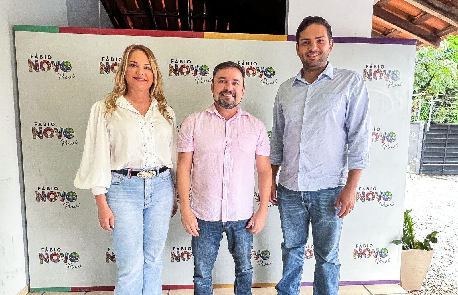Deputada Ana Paula e suplente de vereador Daniel Carvalho declaram apoio à pré-candidatura de Fábio Novo