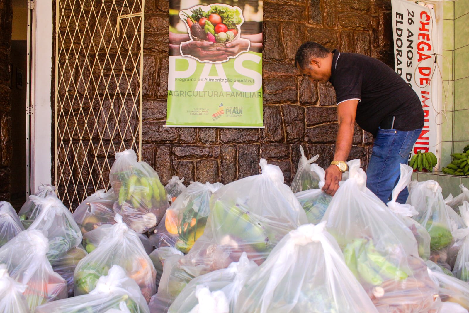SAF distribui mais de 2 toneladas de alimentos para instituições socioassistenciais