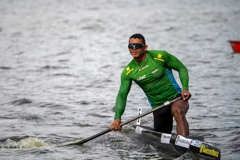 Isaquias Queiroz conquista o ouro no C1 500m no Mundial de Canoagem