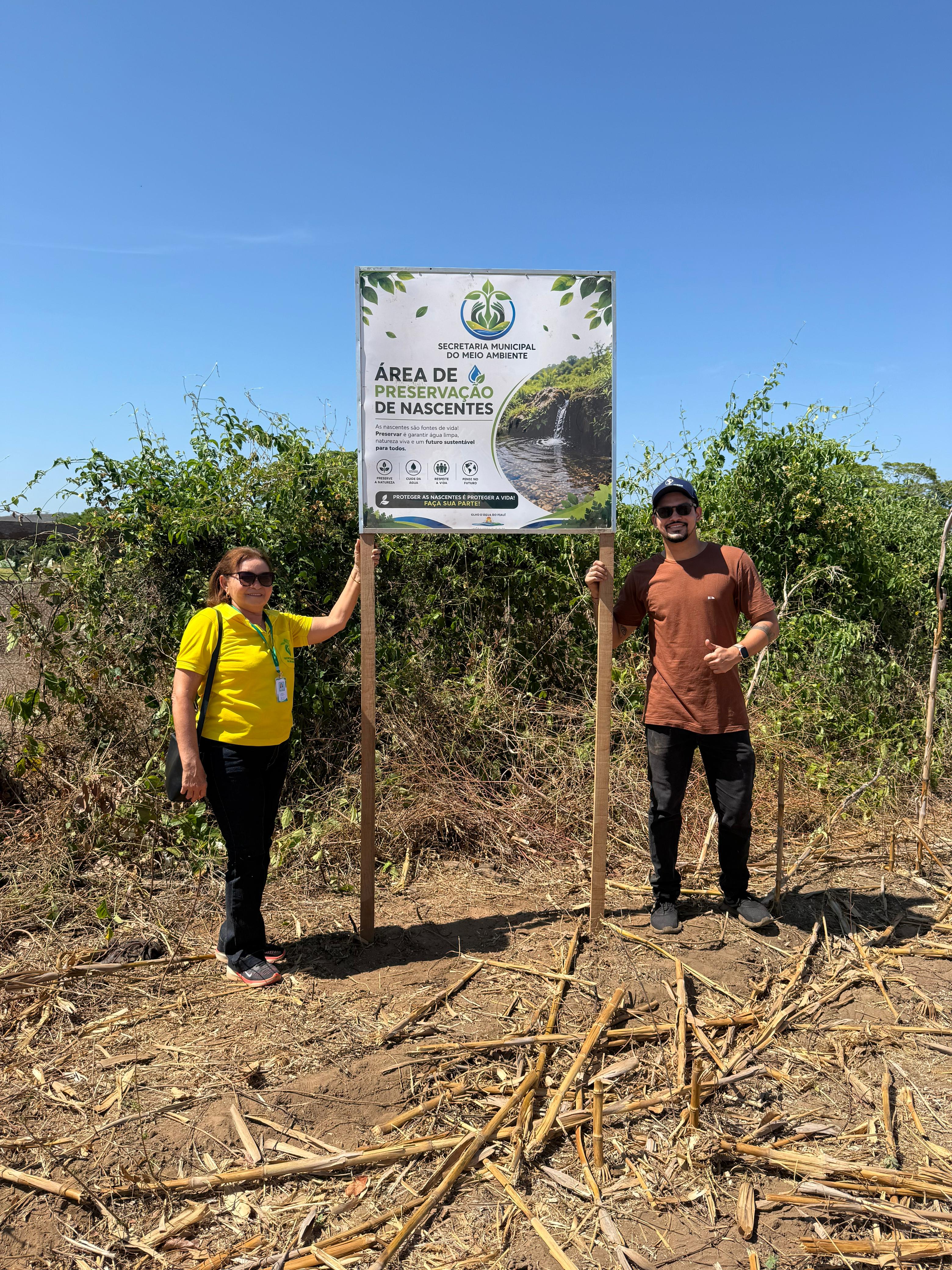 Olho D’Água do Piauí reforça proteção ambiental com instalação de placas em áreas de nascentes