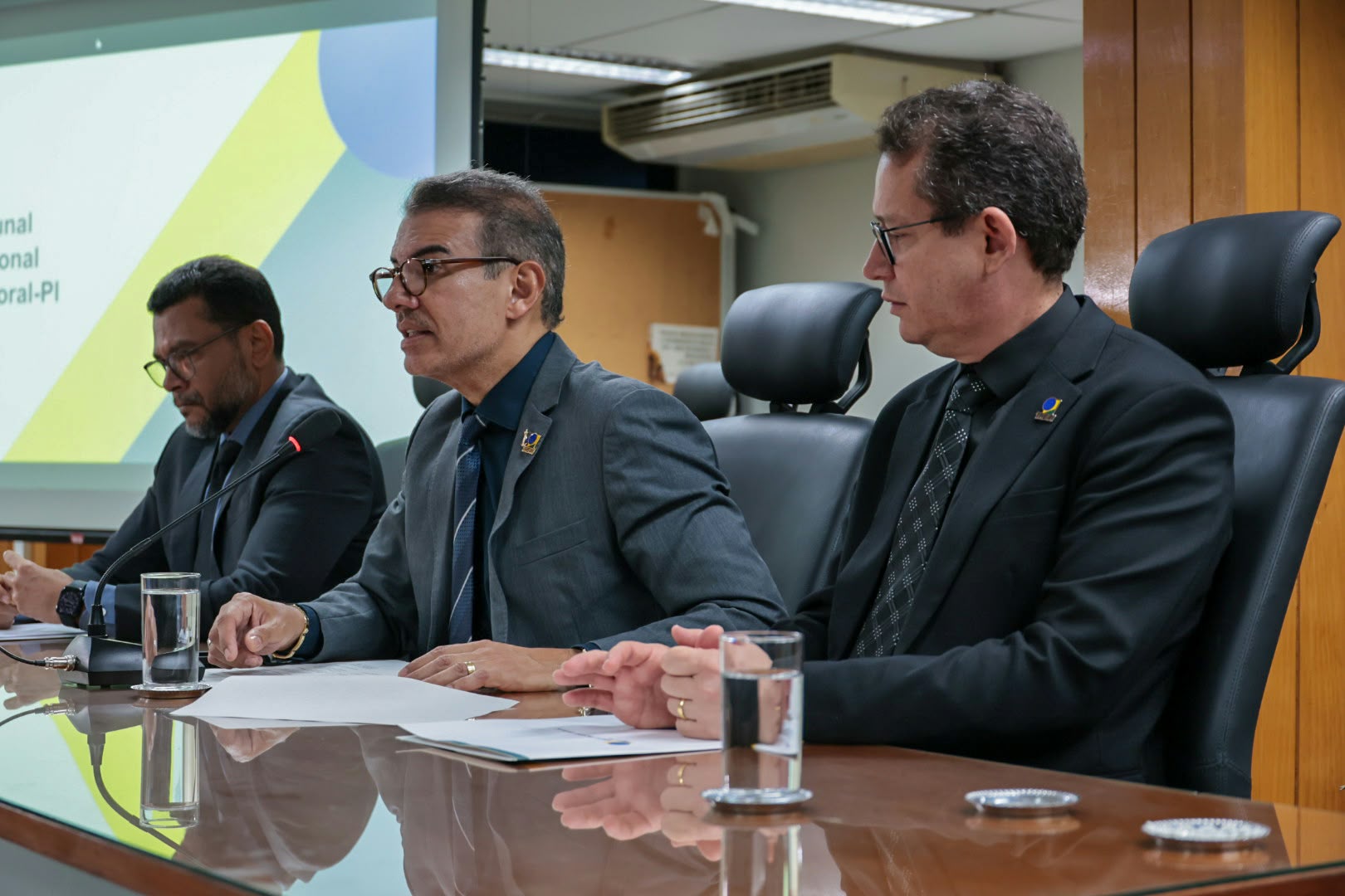 TRE lança Disque Eleições para tirar dúvidas e receber denúncias; veja