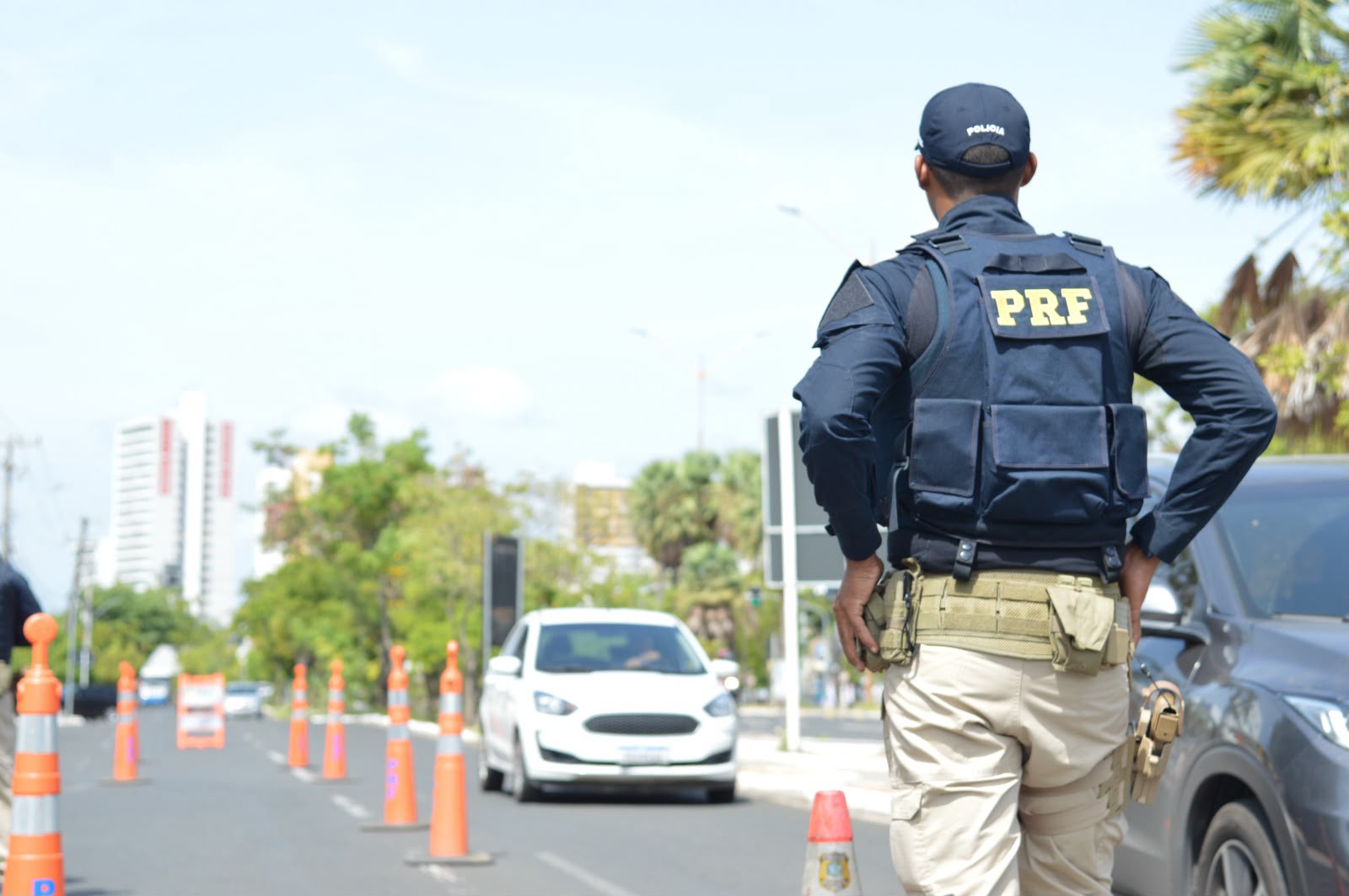 PRF registra mais de 800 infrações, 15 acidentes e uma morte no Piauí