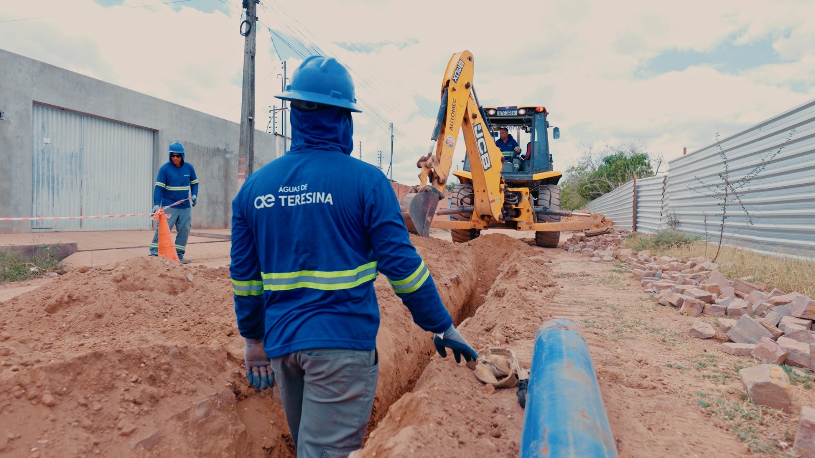 Obras de esgotamento alteram trânsito em Teresina; veja ruas afetadas